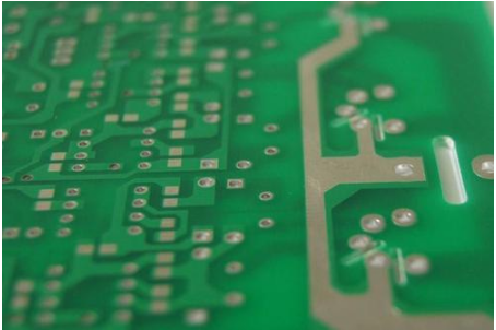 Difficult layout design of high-density multilayer board